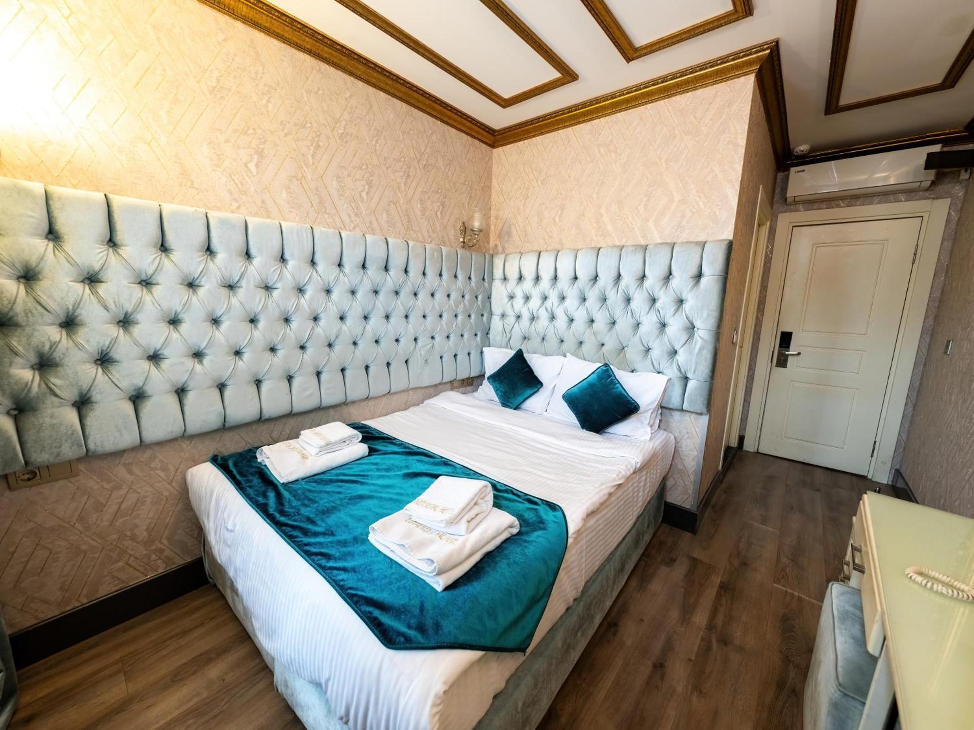 Diamond Royal Hotel — Photos 1